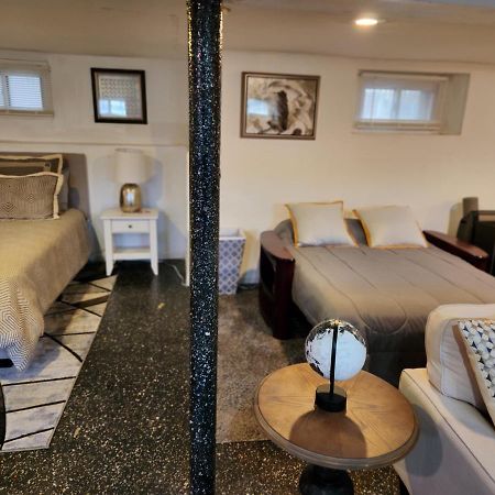 Cozy Studio; Lower Level Unit New York Exteriör bild