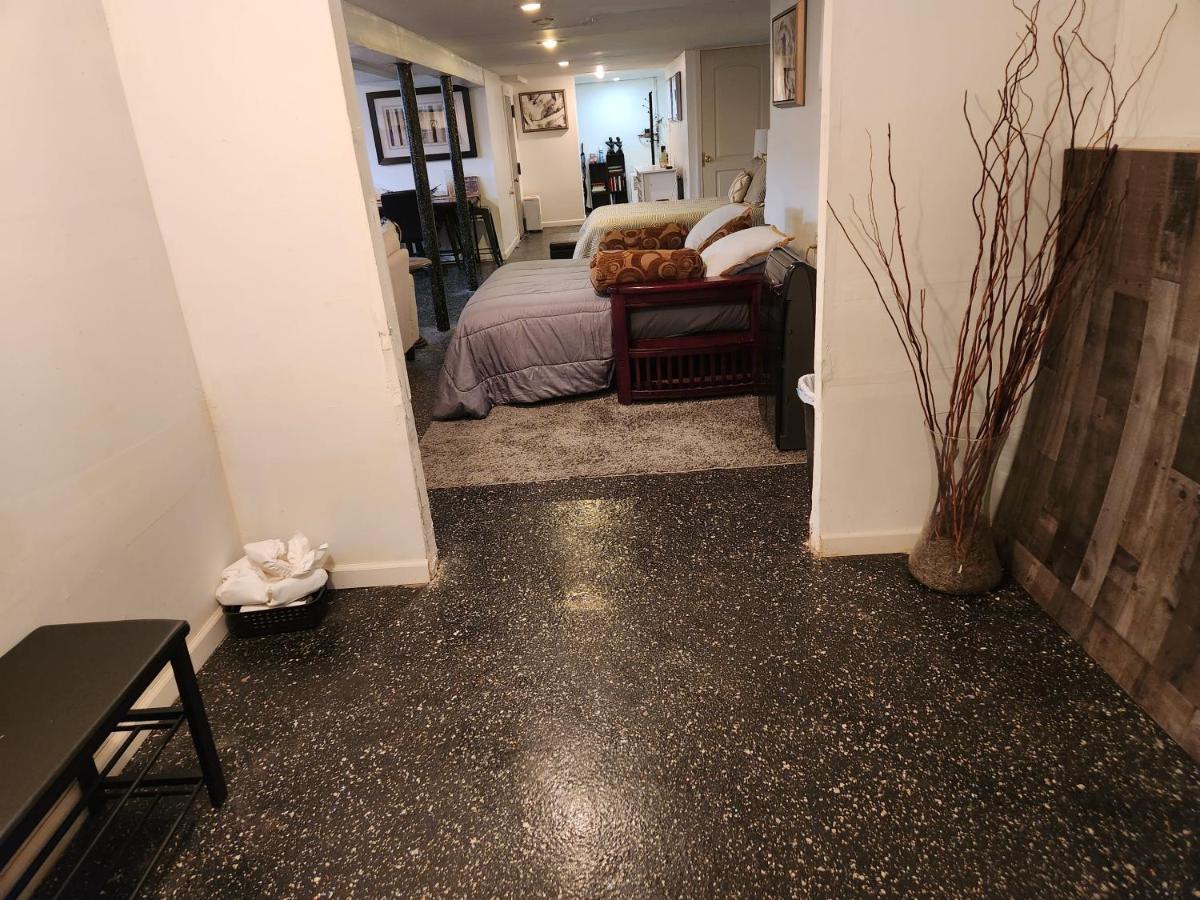 Cozy Studio; Lower Level Unit New York Exteriör bild