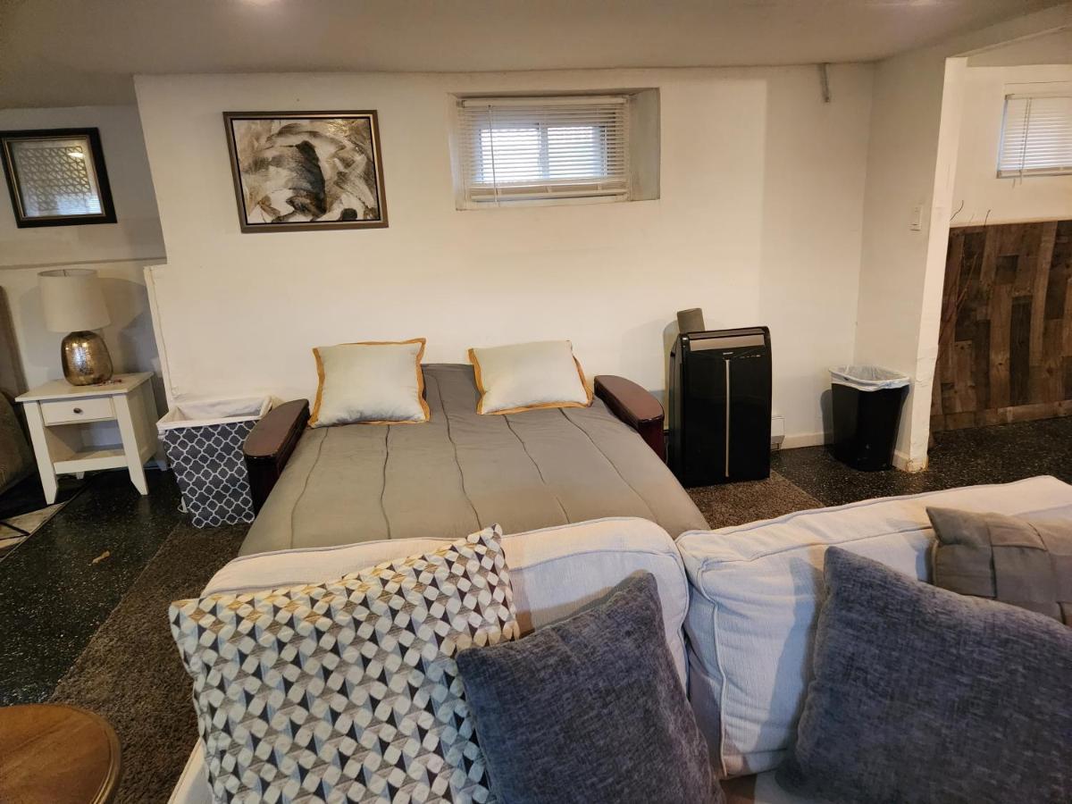 Cozy Studio; Lower Level Unit New York Exteriör bild