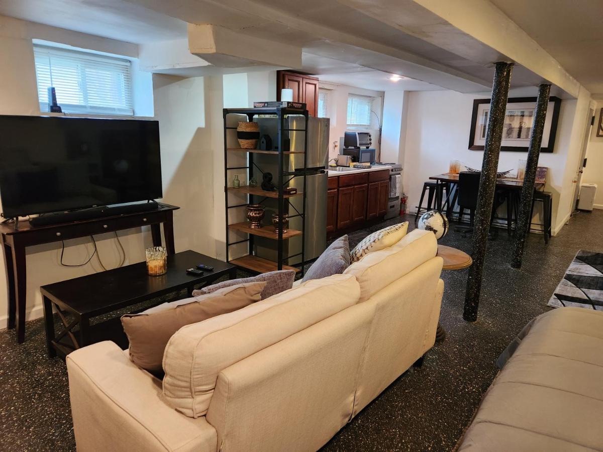 Cozy Studio; Lower Level Unit New York Exteriör bild